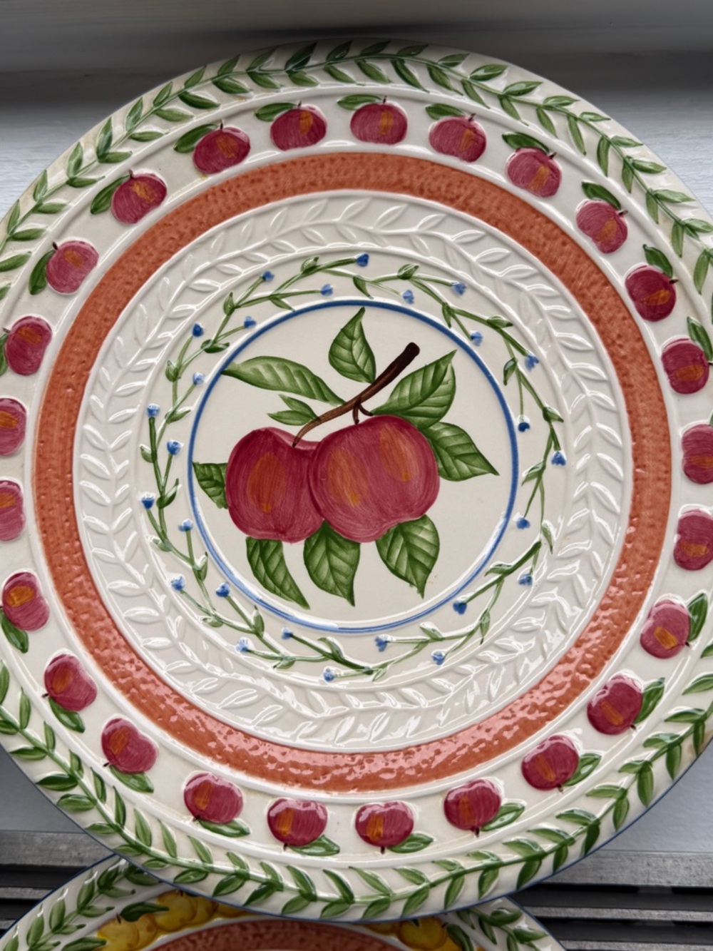 Strata Group Fresh N Fruity Hand Painted Design 8.75" Plates, set of 6 - Picture 5 of 9